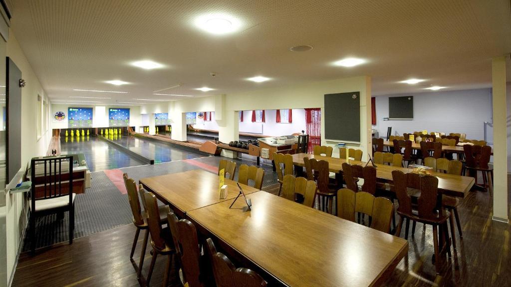 Hotel Restaurant Roessli Uetendorf Экстерьер фото