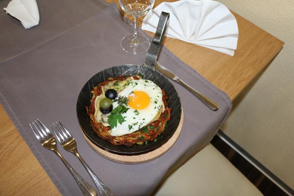 Hotel Restaurant Roessli Uetendorf Экстерьер фото
