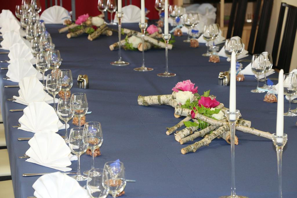 Hotel Restaurant Roessli Uetendorf Экстерьер фото